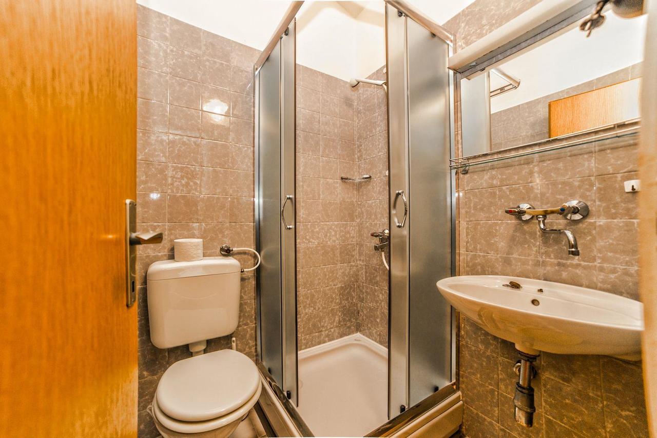 Apartments And Rooms Ana Pomer 217 Экстерьер фото