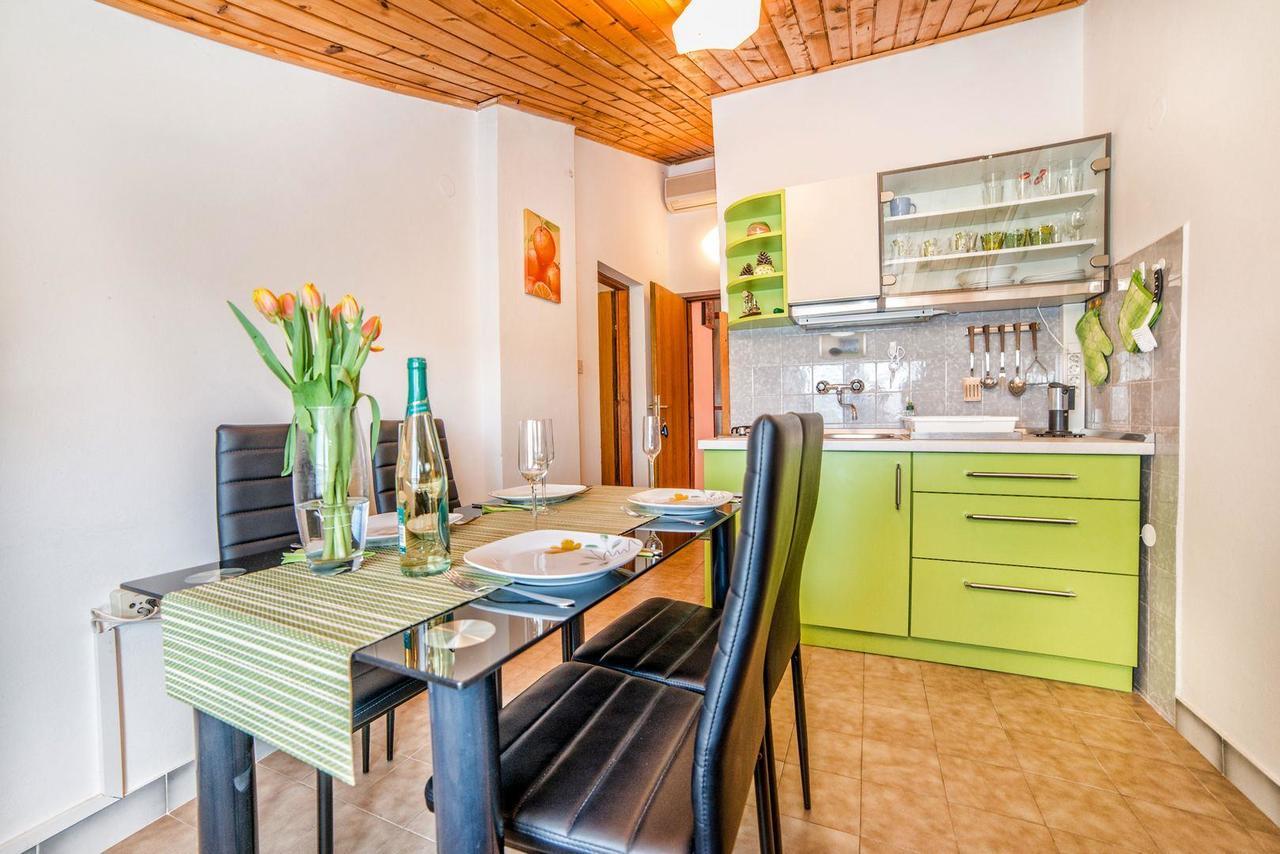 Apartments And Rooms Ana Pomer 217 Экстерьер фото