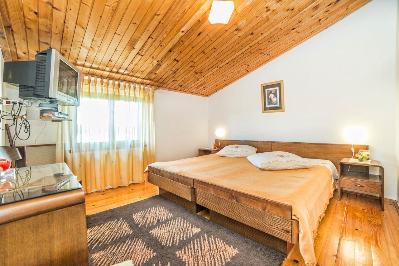 Apartments And Rooms Ana Pomer 217 Экстерьер фото