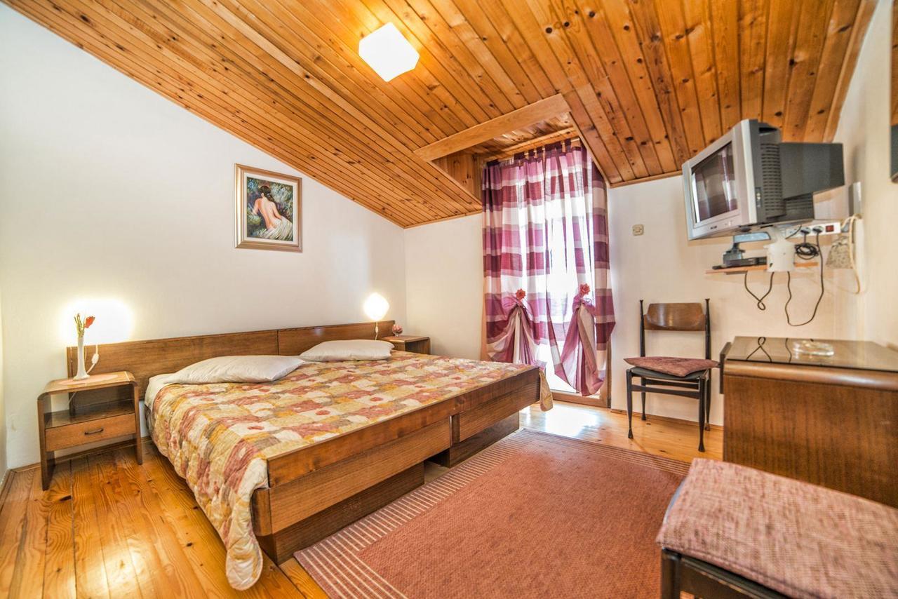 Apartments And Rooms Ana Pomer 217 Экстерьер фото