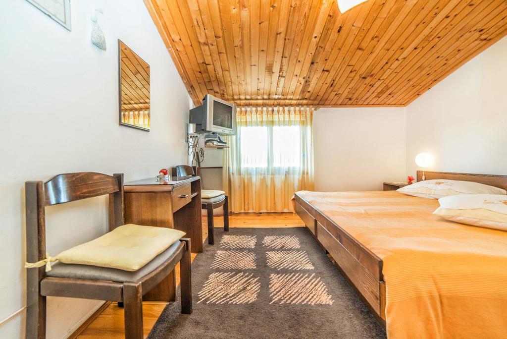 Apartments And Rooms Ana Pomer 217 Экстерьер фото