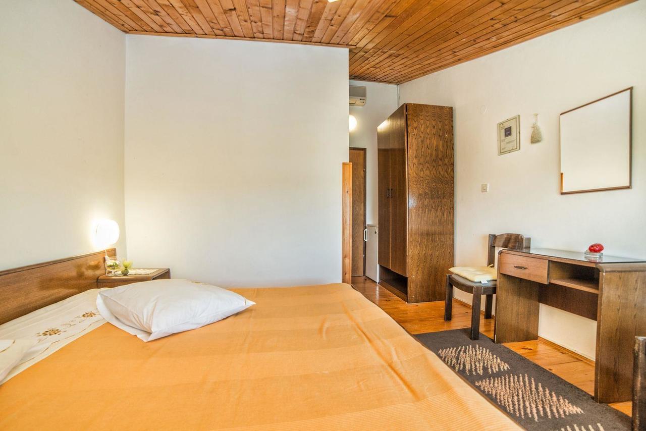 Apartments And Rooms Ana Pomer 217 Экстерьер фото