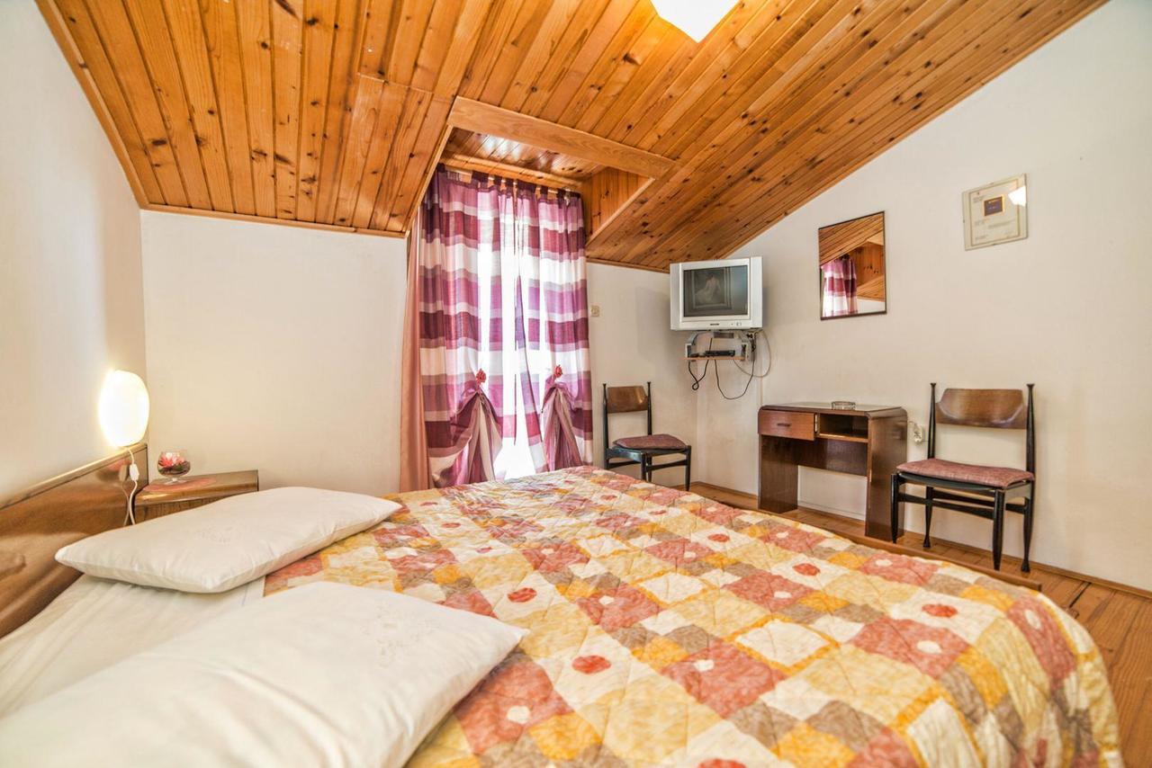 Apartments And Rooms Ana Pomer 217 Экстерьер фото